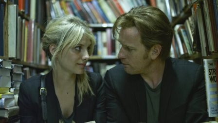 Mélanie Laurent e Ewan McGregor in una scena del film